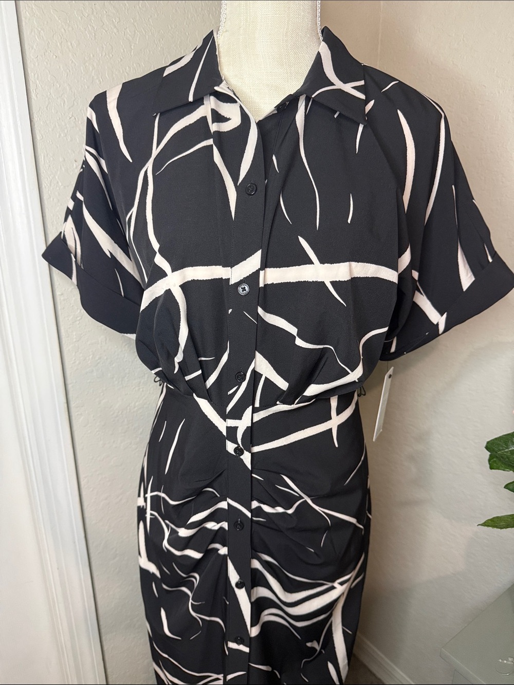 DKNY Black and White Abstract Button-Front Midi Dress